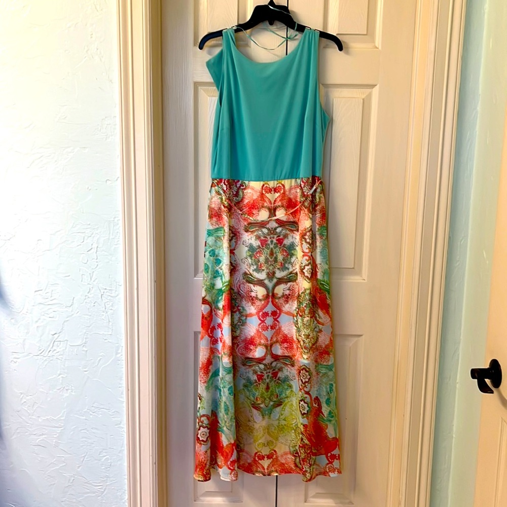 Stunning light green and colorful print dress. Size 14